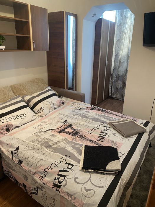 Închiriez apartament