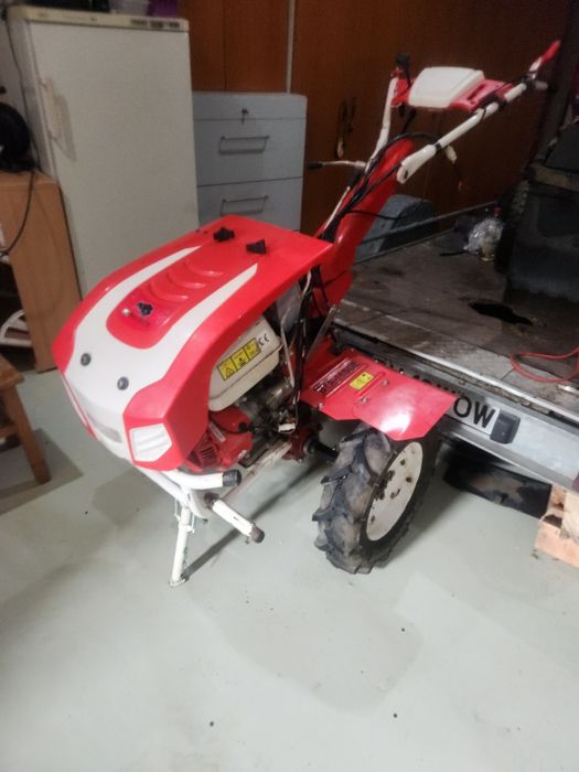 Vand sau schimb motocultor cu masina de cosit iarba