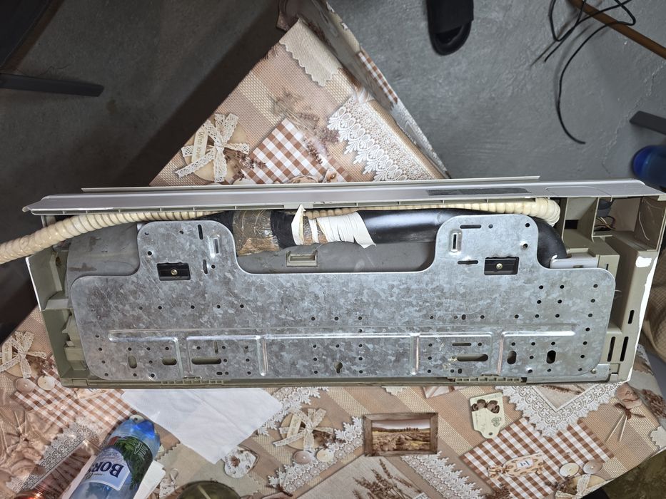 Vând Aer Conditionat 24000 BTU, cu 2 splitere.