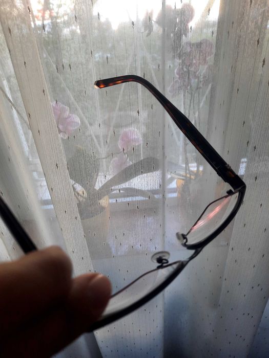 Ochelari Guess rama originala pt protectie monitor au costat 800 ron