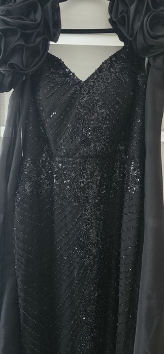 Rochie lungă elegantă de ocazie, neagră, cu paiete