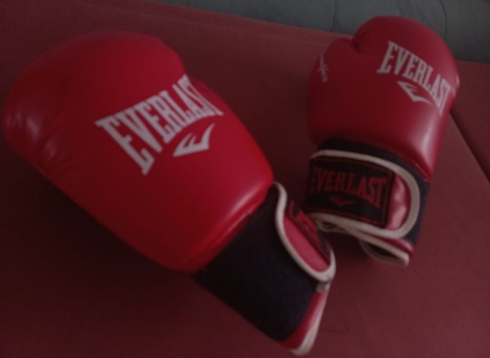 боксёрские перчатки