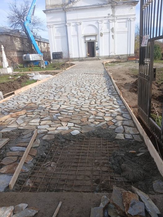 Vând piatra și montez