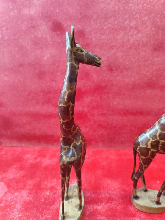 pereche girafe din lemn