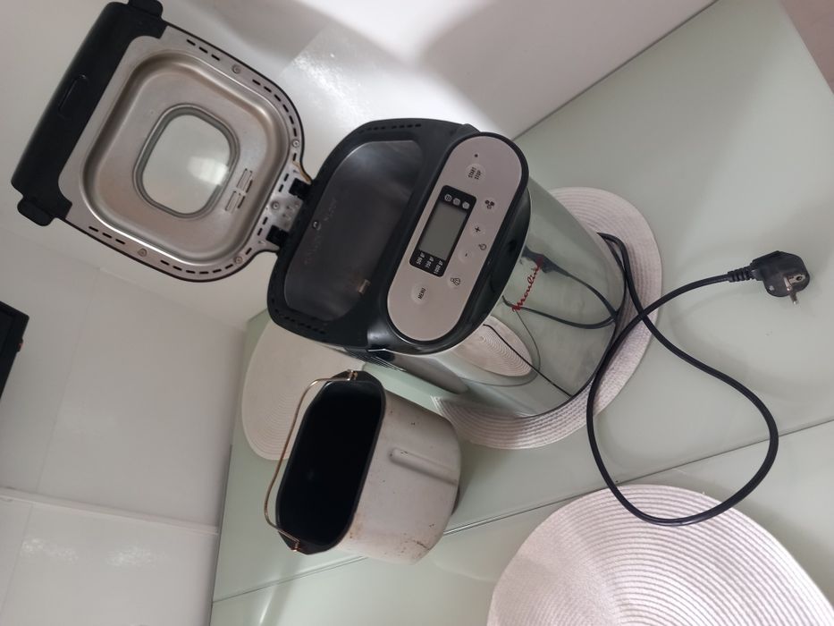 Masina de făcut pâine Moulinex UNO