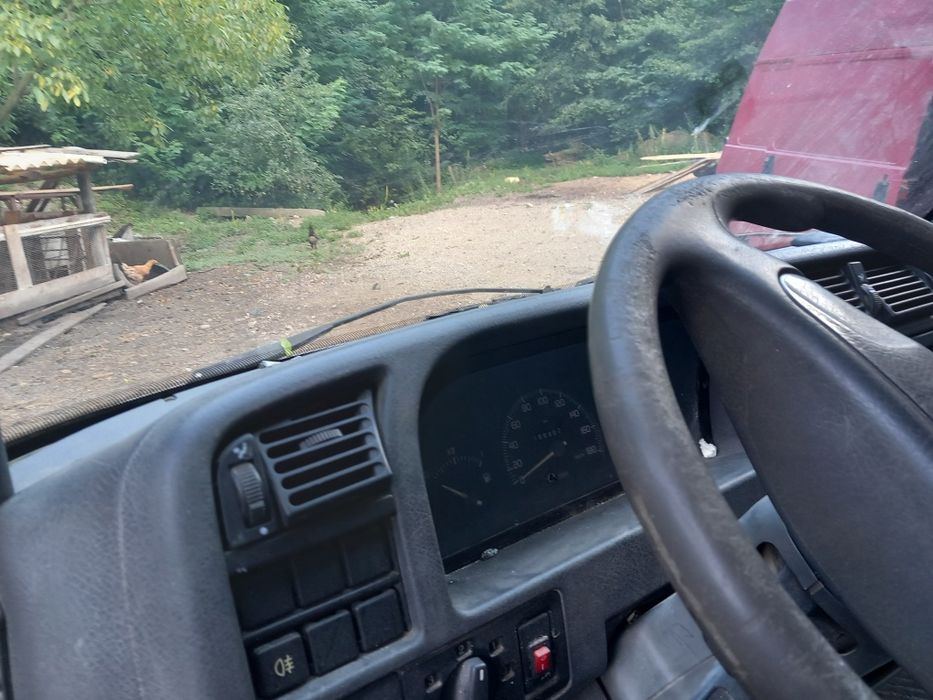 Vând sau schimb camioneta cu duba
