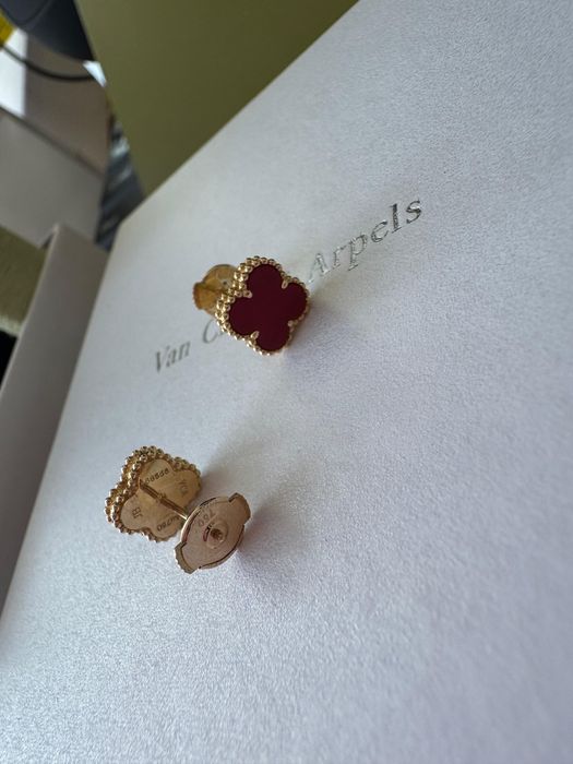 Серьги от Van Cleef