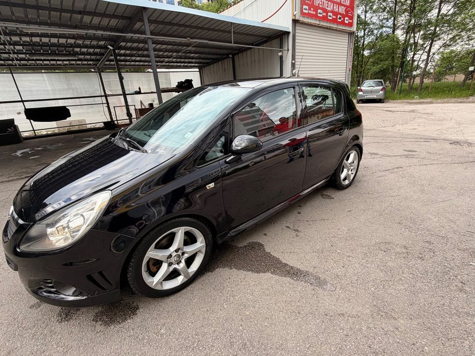Автомобил Opel Corsa GSI