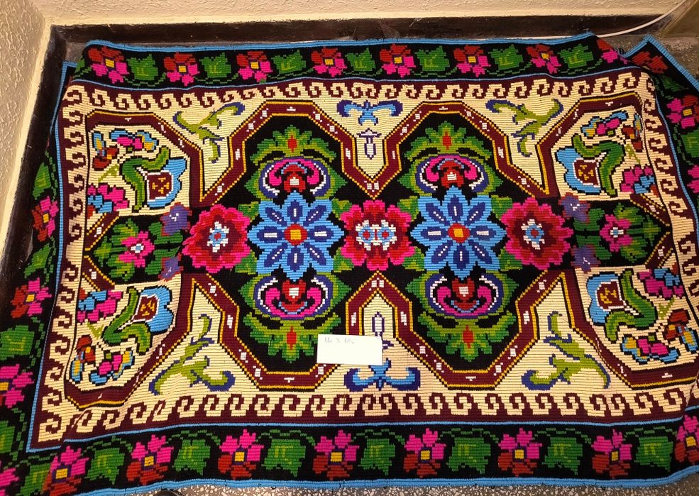 Covoare țărănesti țesute manual din zona Vrancea