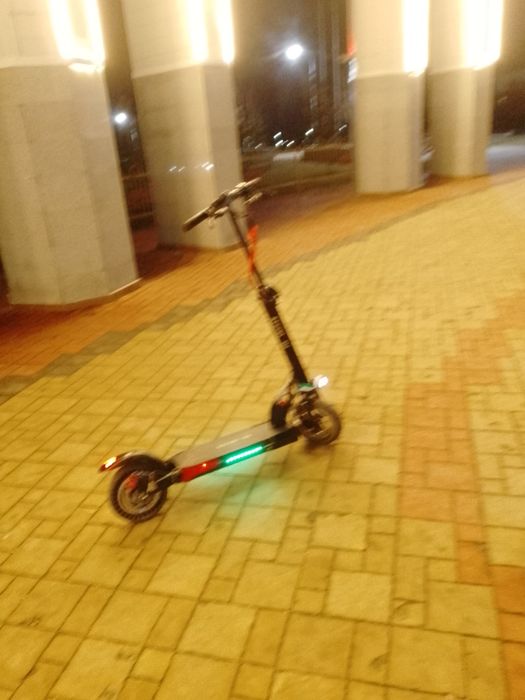 Продам электросамокат kugoo m4