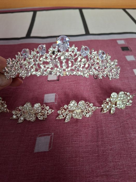 Vând Coronițe și Accesorii Mireasă Noi