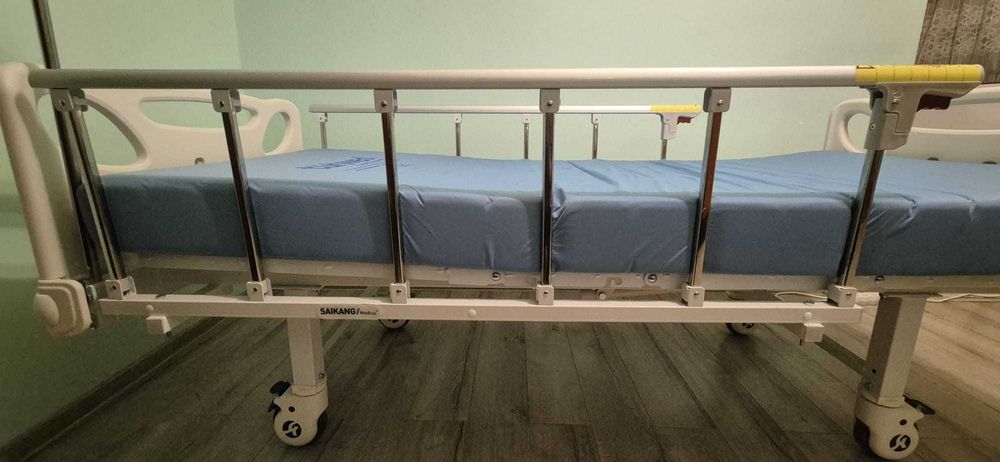 Pat de spital cu saltea
