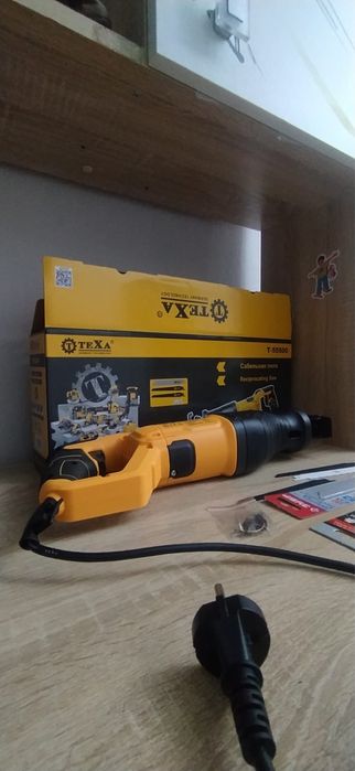 Продам сабля пилю