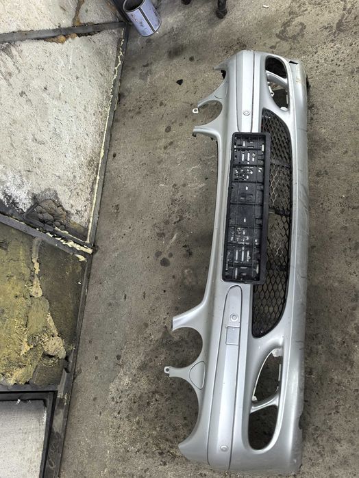 Бампер передний Мерседес 211