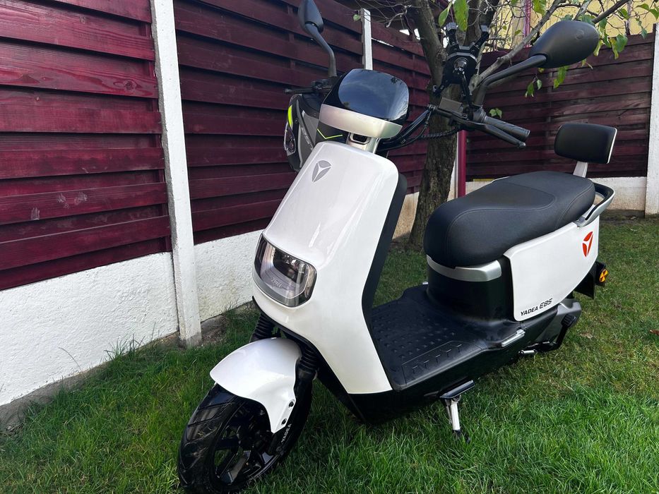 Scuter electric YADEA E8S