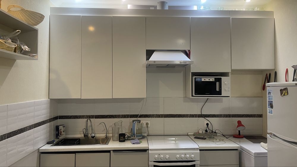 Продам Кухонный шкаф готовый