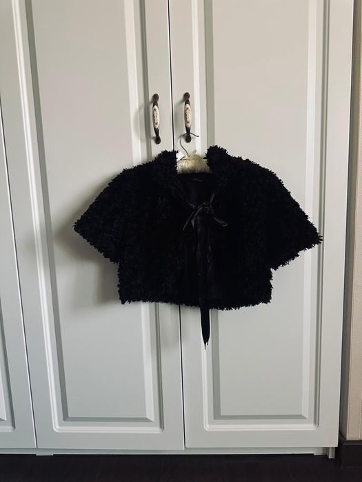 Bolero / capă neagra , elegant , masura S , blana ecologica