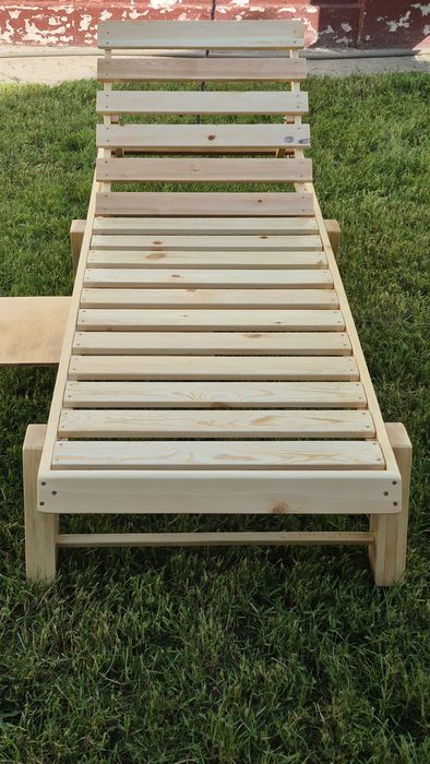 Шезлонг для бассейна