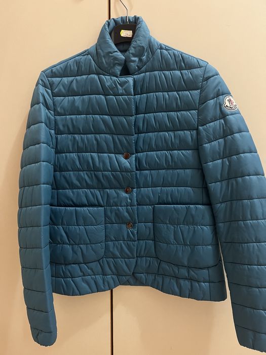 Пухено  преходно яке MONCLER