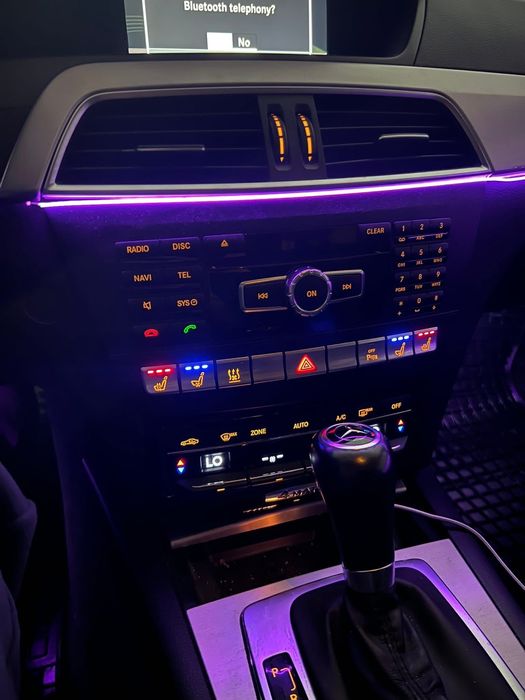 Поставяне на амбиентно осветление за всички видове автомобили