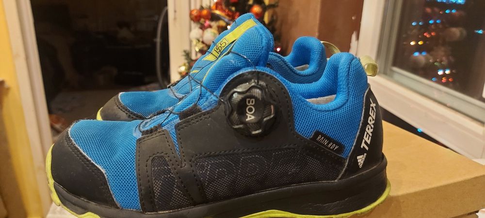 Adidas terrex номер 33 два чифта маратонки