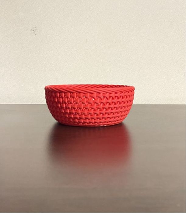 Декоративна плетена купа