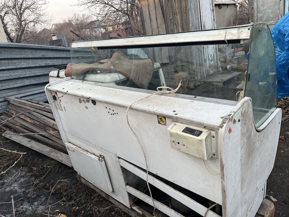 Продам ветрина холодильник
