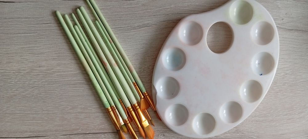 Продам гуашь,акрил,гуашь,кисточки, палитра