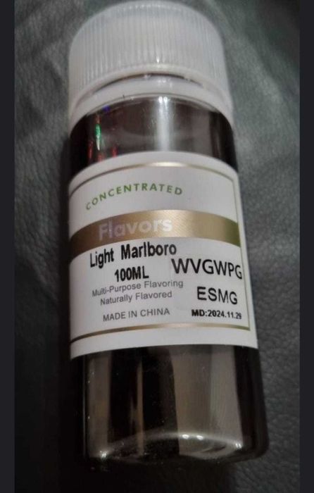 Lichid, solutie, baza