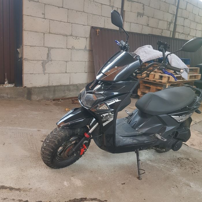 Продаю скутер на ходу