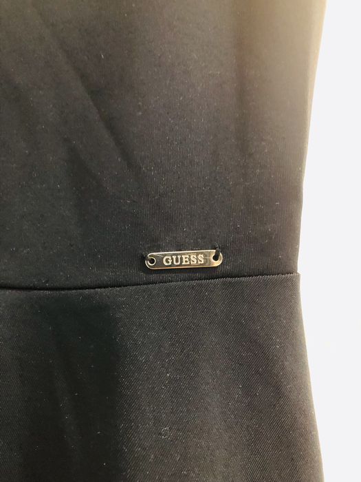 Топ Guess с баской