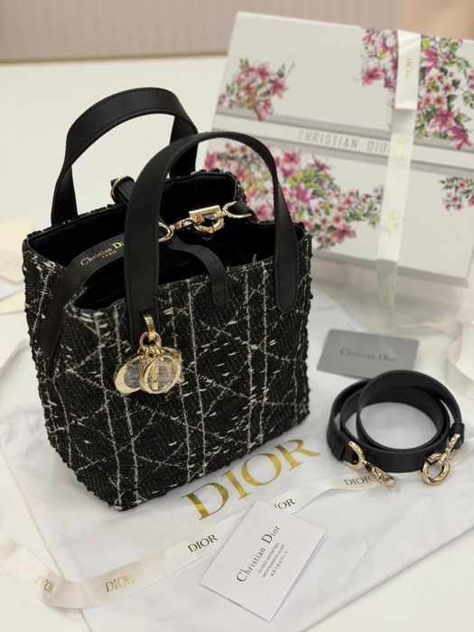 Gentii DIOR , mai multe culori