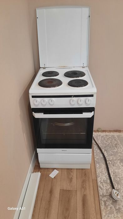 Продам плиту Hansa