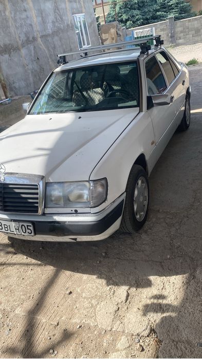 Продам мерседес 124 е230