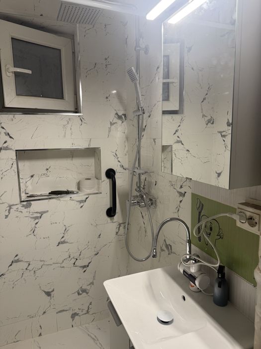 Renovari interioare si exterioare ,gradini ,fatade . Scari de boc