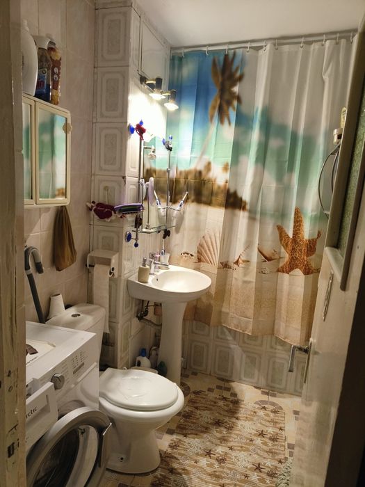 Caut colega apartament