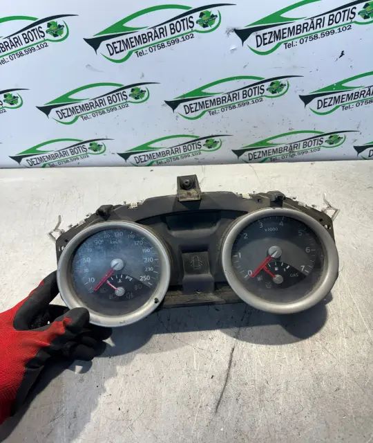 Ceasuri bord 8200170521 Renault Megane 2005 1.6 MT (113 hp)