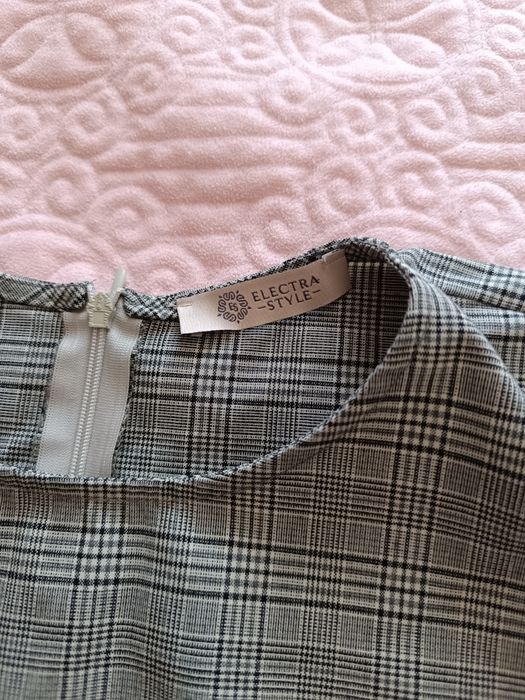 Продам женские платья б/у 48р
