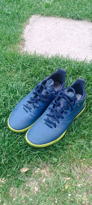 Стоножки чисто нови само са пробвани 44 но отговарят на 43