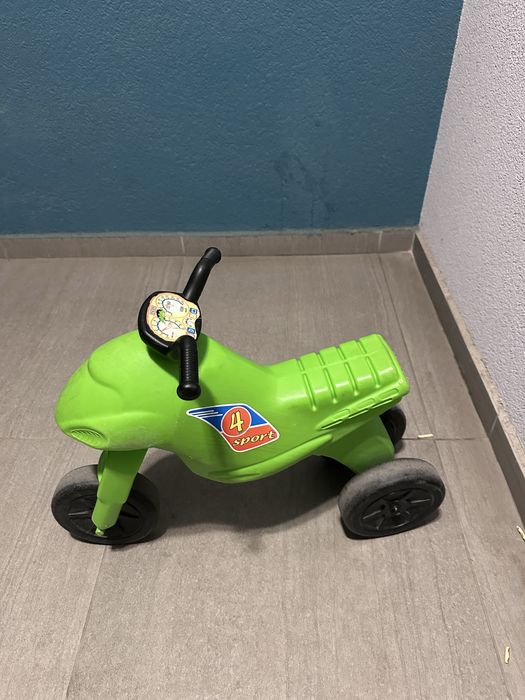 Jucarie copii verde