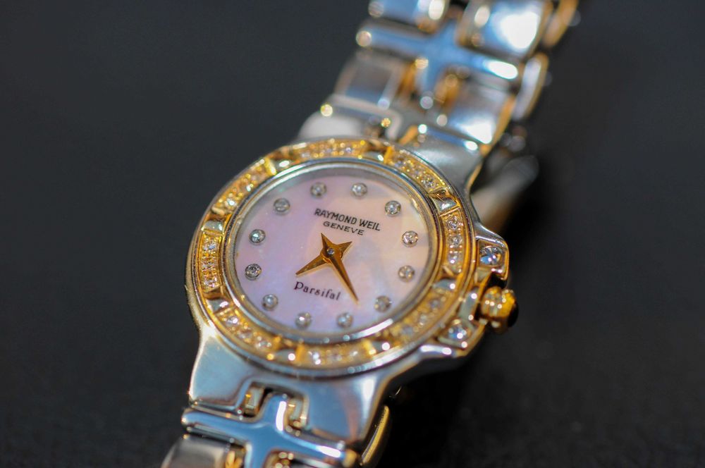 Швейцарски дамски часовник с диаманти - Raymond Weil Parsifal - 9690