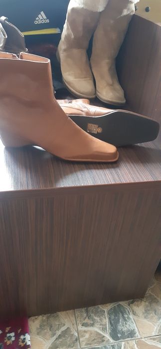 Разпродажба боти и ботуши