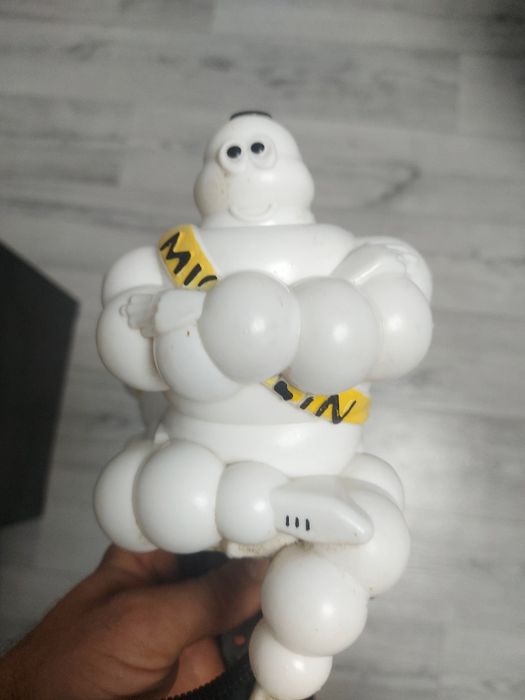 Каркас на газель  и две куклы мишлен