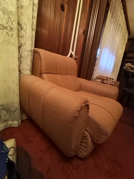 Диван, табуретки и фотьойли