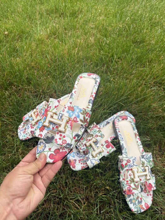 Продам шлепки цветные