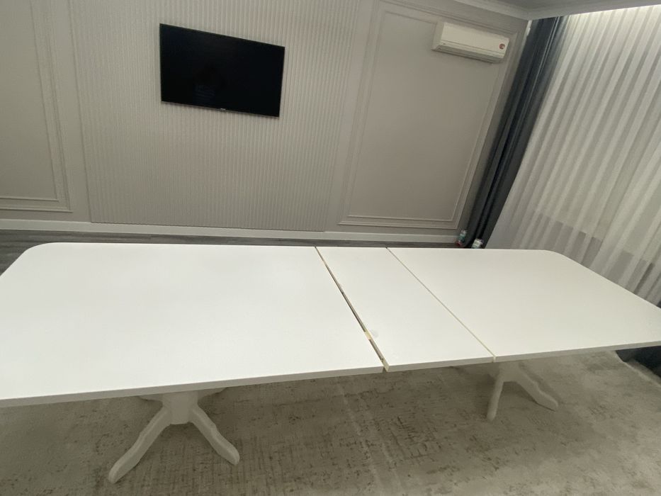 Стол для гостиной