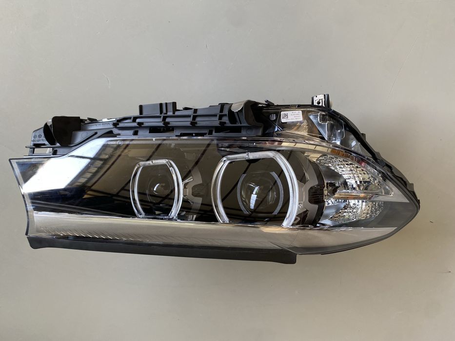 Чисто нов десен фар за bmw g30/бмв г30/led/гол без баласти/