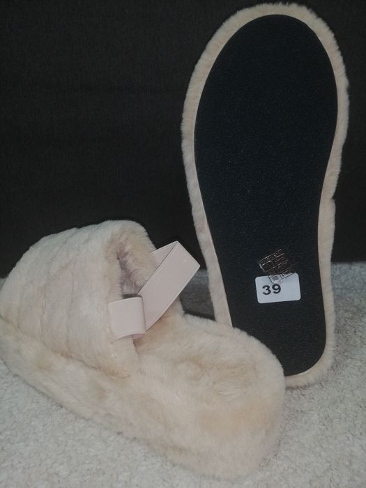 Меки пухкави чехли сандали