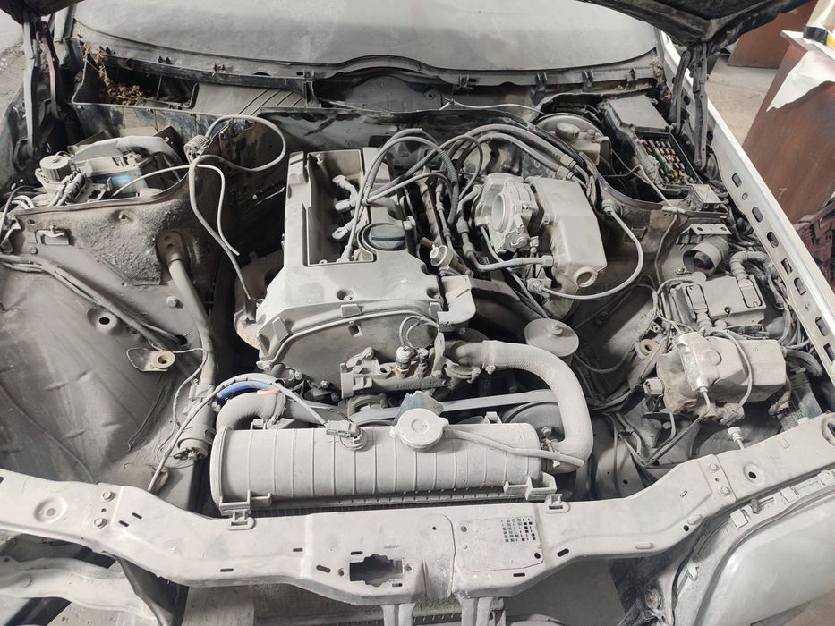 Продам двигатель на Мерседес С180 111 двигатель 1.8 объем