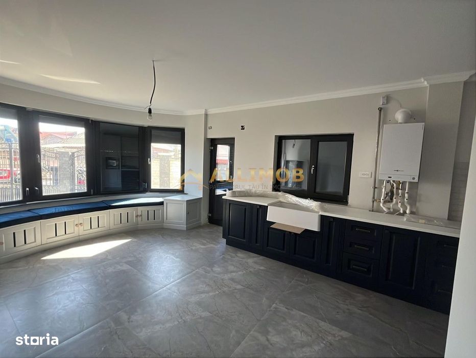 Eleganta la malul lacului- Vila premium cu ponton privat.